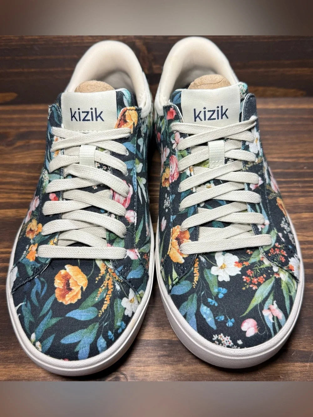 Kizik Irvine Women’s Size 6-7.5 Shoes Floral Athletic Sneakers Lightly Worn